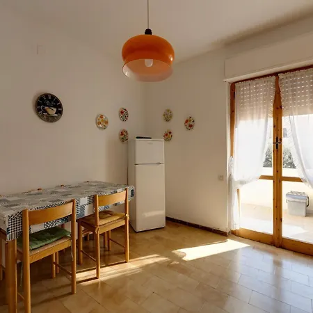 Only 100 Meters From The Sea 아파트 *